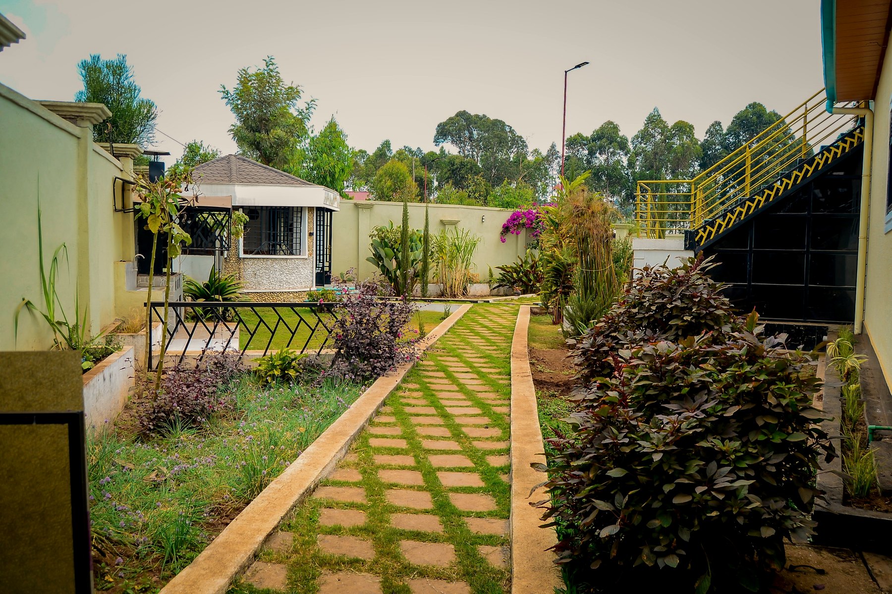 IwacuStay garden
